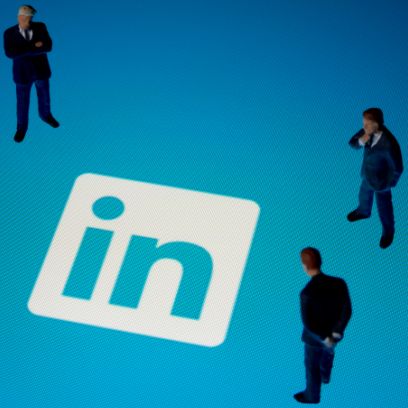 7 Tips to Improve Your LinkedIn profile
